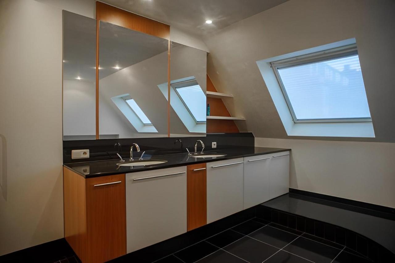 Big And Comfortable Triplex In Knokke 外观 照片