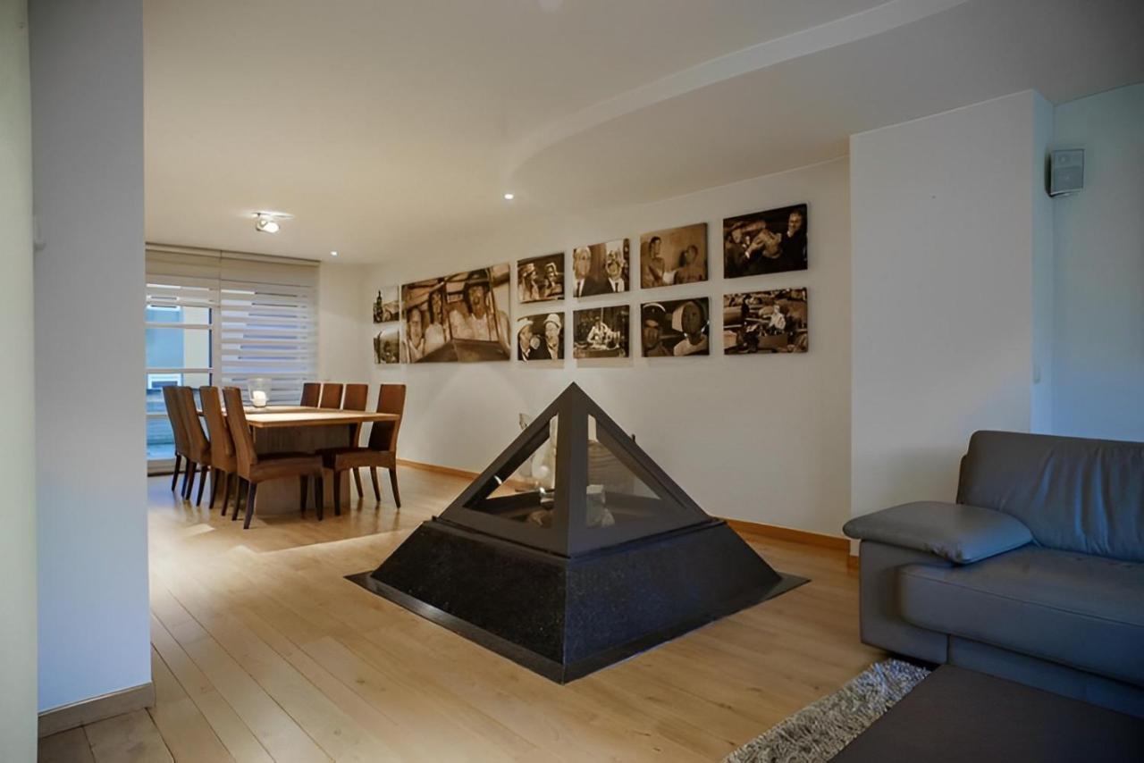 Big And Comfortable Triplex In Knokke 外观 照片